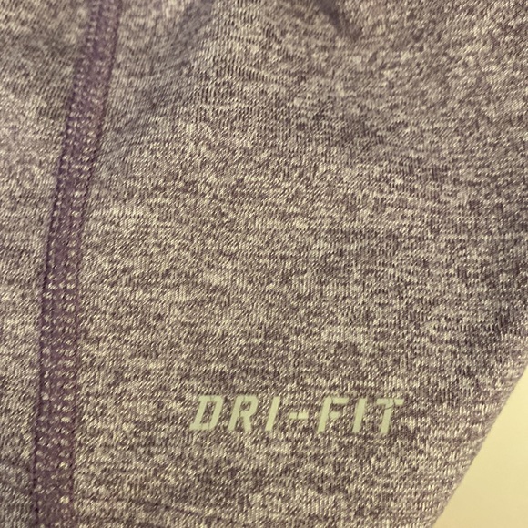 Nike Dri-Fit long sleeve 1/4 zip - Picture 6 of 8